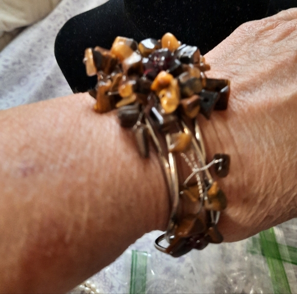 Handmade Stone Wired Women's Bracelet - Picture 2 of 13
